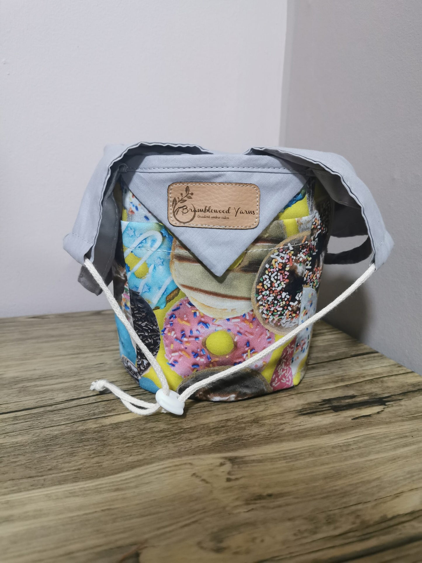 DOUGHNUTS BRAMBLEBAG WITH CLOSING TOP