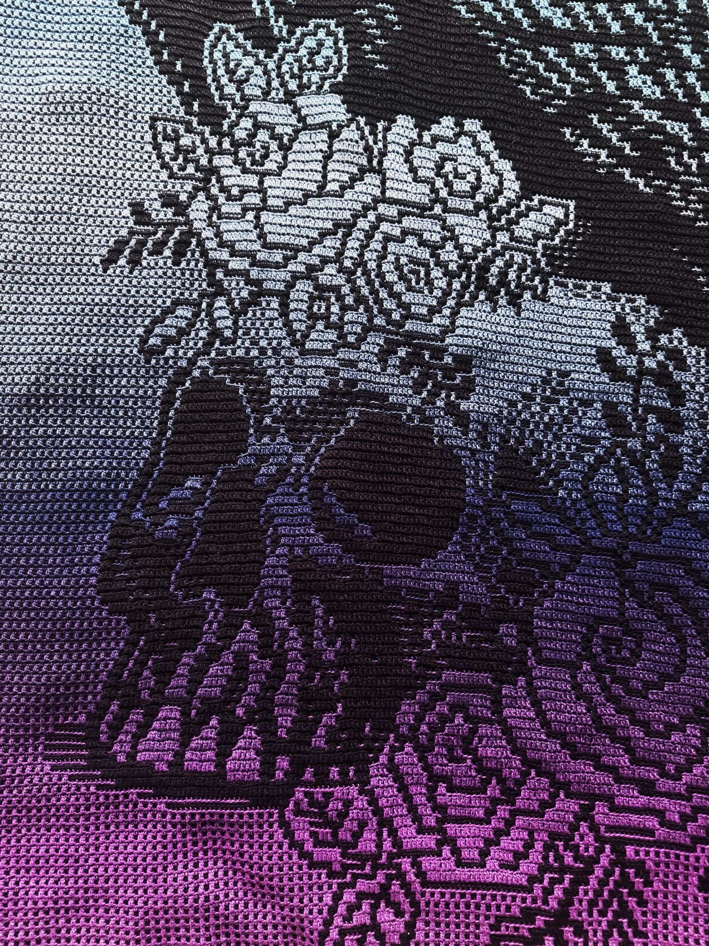 crow and roses blanket pattern, no written instructions, chart only, PDF file.